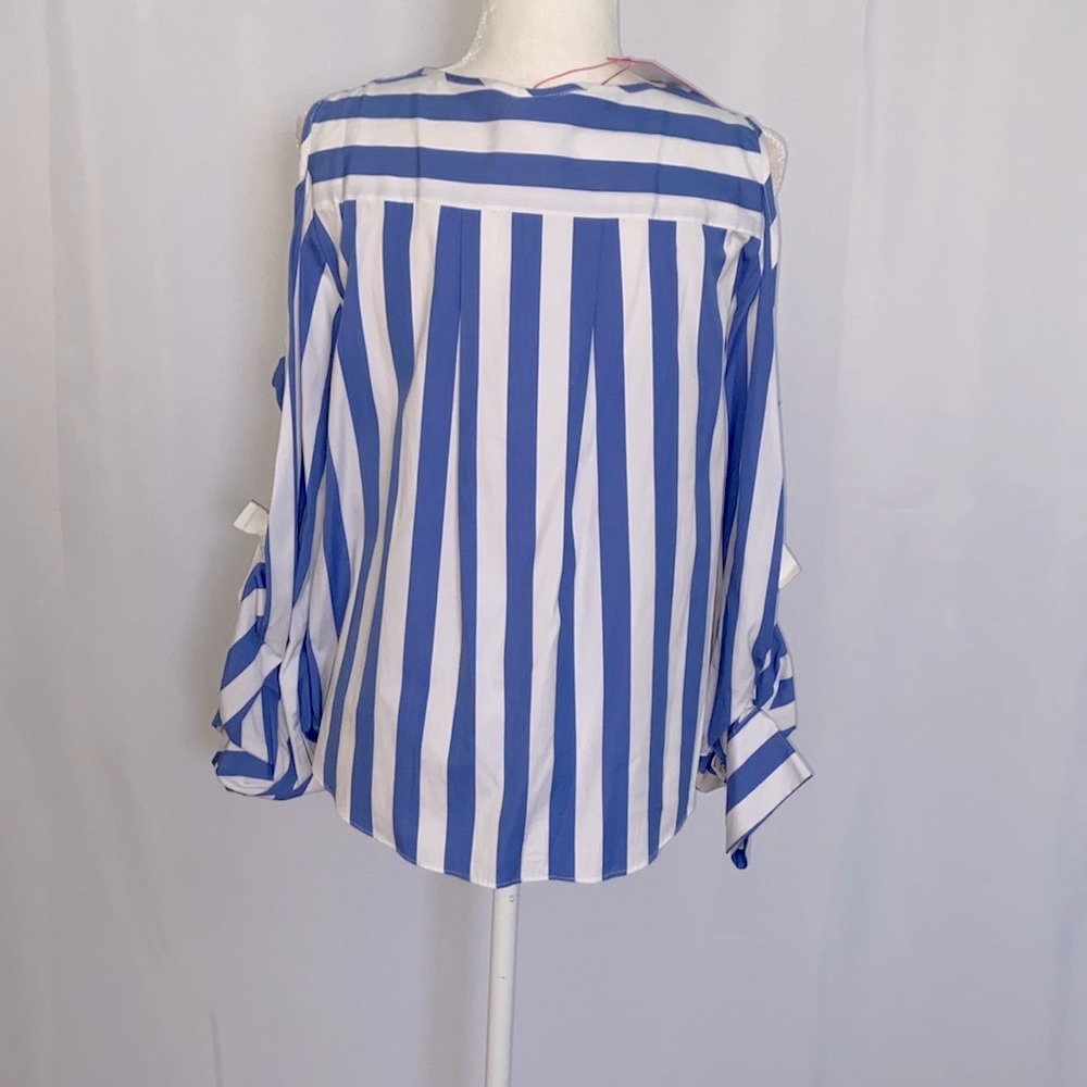Parker Mackenzie Cold Shoulder Blouse - Picture 10 of 12